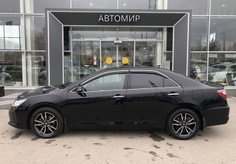 Подержанный автомобиль Toyota Camry Sedan 2017 года (8 фото)