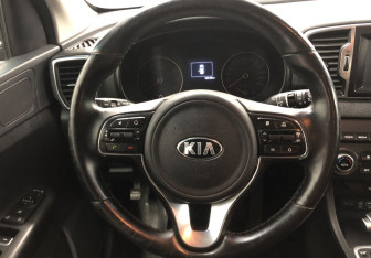 Подержанный автомобиль Kia Sportage 2016 года (12 фото)