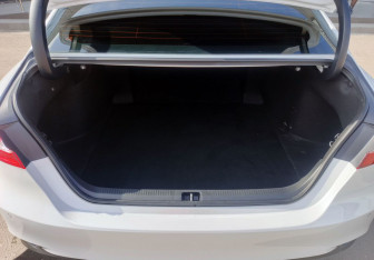 Подержанный автомобиль Toyota Camry Sedan 2022 года (12 фото)