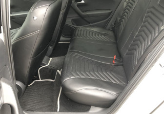 Подержанный автомобиль Volkswagen Polo Sedan 2012 года (11 фото)