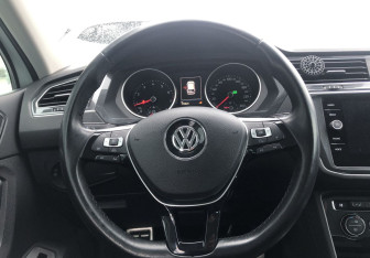 Подержанный автомобиль Volkswagen Tiguan 2018 года (12 фото)