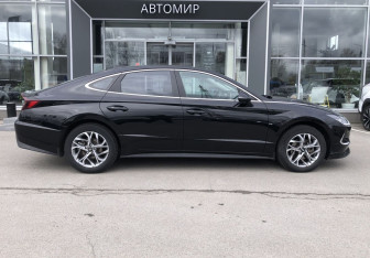 Подержанный автомобиль Hyundai Sonata 2020 года (4 фото)