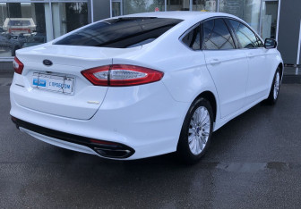 Подержанный автомобиль Ford Mondeo Sedan 2015 года (5 фото)