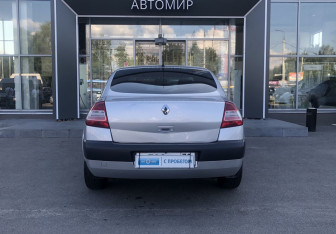 Подержанный автомобиль Renault Megane Sedan 2006 года (6 фото)