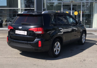 Подержанный автомобиль Kia Sorento 2013 года (5 фото)