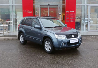 Подержанный автомобиль Suzuki Grand Vitara 2005 года (3 фото)