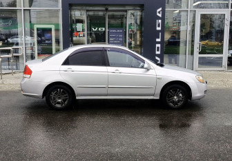 Подержанный автомобиль Kia Cerato Sedan 2008 года (4 фото)