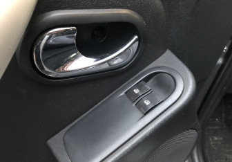 Подержанный автомобиль Nissan Terrano 2014 года (14 фото)