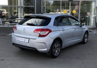 Подержанный автомобиль Citroen C4 Hatchback 2012 года (5 фото)