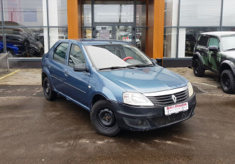 Подержанный автомобиль Renault Logan Sedan 2011 года (3 фото)