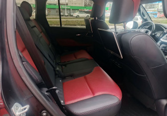 Подержанный автомобиль Toyota Land Cruiser Suv 2022 года (16 фото)
