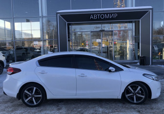 Подержанный автомобиль Kia Cerato Sedan 2017 года (4 фото)