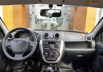 Подержанный автомобиль LADA (ВАЗ) Granta Sedan 2017 года (11 фото)