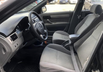 Подержанный автомобиль Chevrolet Lacetti Sedan 2012 года (9 фото)
