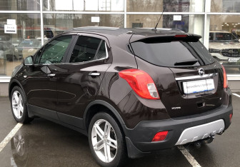 Подержанный автомобиль Opel Mokka 2012 года (7 фото)