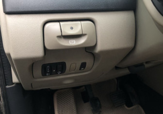 Подержанный автомобиль Renault Scenic 2009 года (13 фото)