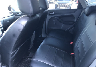 Подержанный автомобиль Ford Focus Hatchback 2009 года (11 фото)