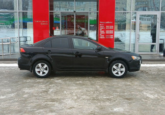 Подержанный автомобиль Mitsubishi Lancer Sedan 2008 года (4 фото)