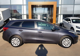 Подержанный автомобиль Kia Ceed Wagon 2013 года (4 фото)