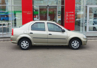 Подержанный автомобиль Renault Logan Sedan 2011 года (4 фото)