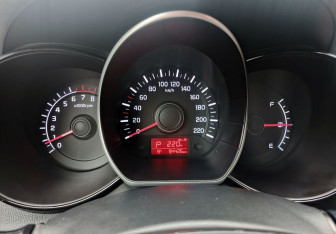 Подержанный автомобиль Kia Rio Sedan 2017 года (13 фото)