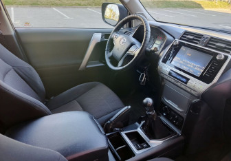 Подержанный автомобиль Toyota Land Cruiser Prado 2019 года (14 фото)