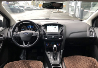 Подержанный автомобиль Ford Focus Sedan 2019 года (10 фото)