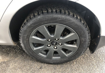 Подержанный автомобиль Toyota Corolla Sedan 2007 года (14 фото)