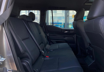 Новый Toyota Land Cruiser Prado 2024 (25 фото)