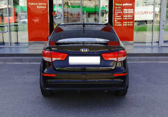 Подержанный автомобиль Kia Rio Sedan 2015 года (6 фото)