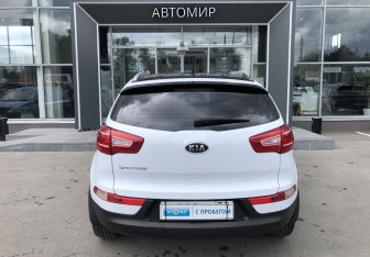 Подержанный автомобиль Kia Sportage 2012 года (6 фото)