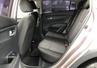 Подержанный автомобиль Kia Rio Hatchback 2018 года (11 фото)