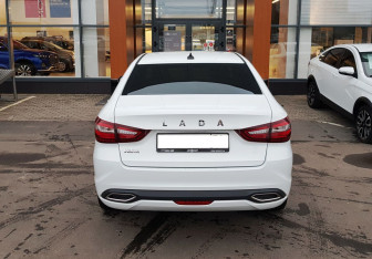 Подержанный автомобиль LADA (ВАЗ) Vesta Sedan 2024 года (6 фото)