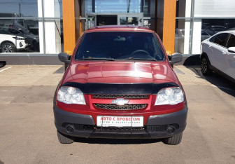 Подержанный автомобиль Chevrolet Niva 2017 года (2 фото)