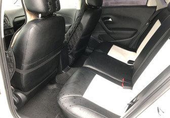 Подержанный автомобиль Volkswagen Polo Sedan 2012 года (11 фото)