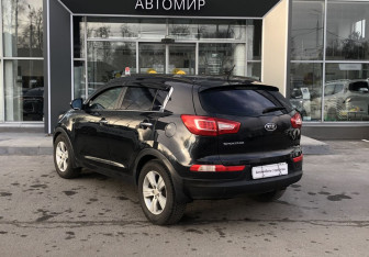 Подержанный автомобиль Kia Sportage 2011 года (7 фото)