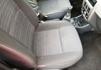 Подержанный автомобиль Renault Logan Sedan 2011 года (9 фото)