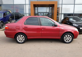 Подержанный автомобиль Fiat Albea 2007 года (4 фото)