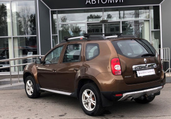 Подержанный автомобиль Renault Duster 2013 года (5 фото)