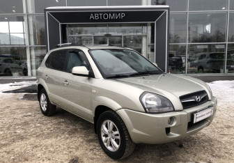 Подержанный автомобиль Hyundai Tucson 2008 года (3 фото)