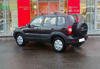 Подержанный автомобиль Chevrolet Niva 2013 года (7 фото)