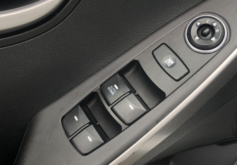 Подержанный автомобиль Hyundai i30 Hatchback 2015 года (13 фото)