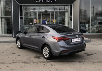 Подержанный автомобиль Hyundai Solaris Sedan 2017 года (7 фото)