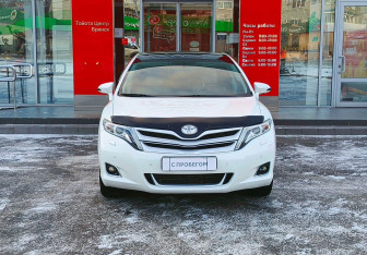 Подержанный автомобиль Toyota Venza 2014 года (2 фото)