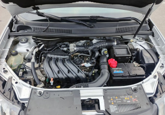 Подержанный автомобиль Renault Logan Sedan 2016 года (11 фото)