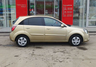 Подержанный автомобиль Kia Rio Hatchback 2011 года (4 фото)