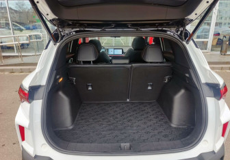 Подержанный автомобиль Geely Coolray 2024 года (12 фото)