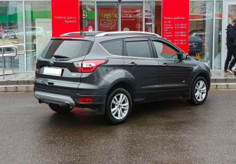 Подержанный автомобиль Ford Kuga 2018 года (5 фото)