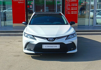 Подержанный автомобиль Toyota Camry Sedan 2022 года (2 фото)
