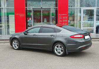Подержанный автомобиль Ford Mondeo Sedan 2015 года (7 фото)